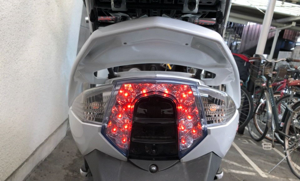 リアウインカーをWishで買った爆光LEDに交換した結果。KYMCOレーシング150Fi